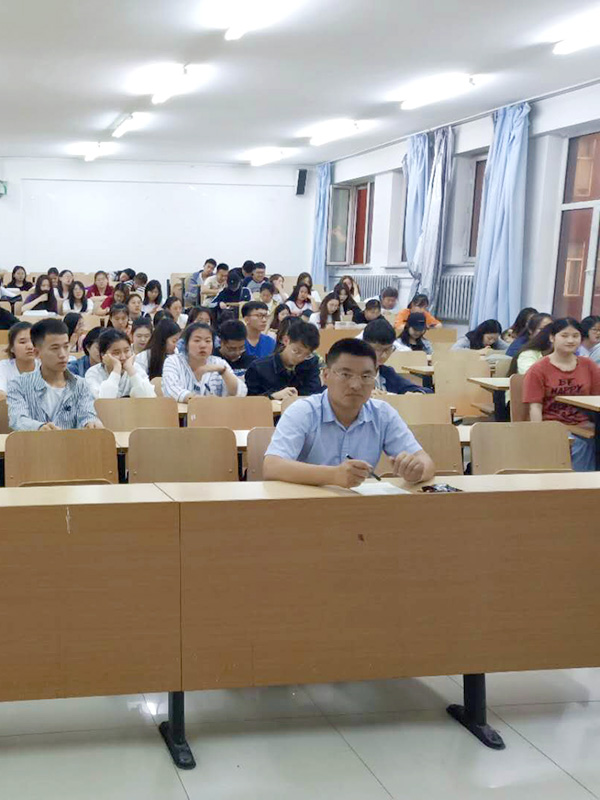 回顾五月，践行真知--社会福址学院学生干部培训大会